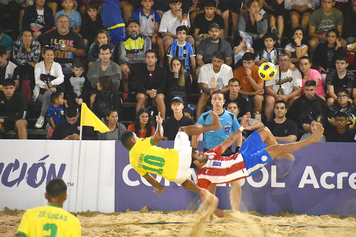 El partido de ida entre Brasil y Paraguay se disputó el sábado y fue victoria por 6-2 para los cariocas.