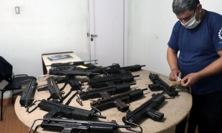 Las estadísticas oficiales muestran un claro descenso en el número de armas que la policía pierde o que les son robadas en Santa Fe. Las estadísticas oficiales muestran un claro descenso en el número de armas que la policía pierde o que les son robadas en Santa Fe.