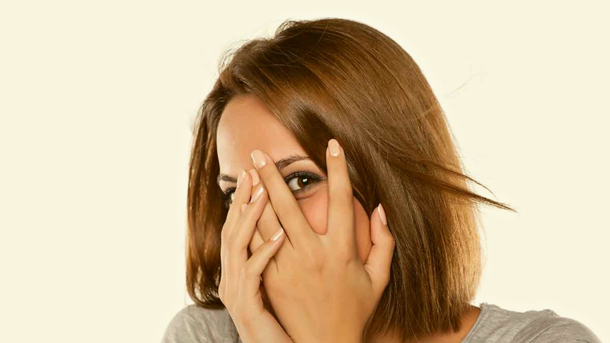 La palabra ‘roche’ cuenta con dos significados, entre ellos están el ser una cosa notoria o visible y también una similitud a la palabra vergüenza.