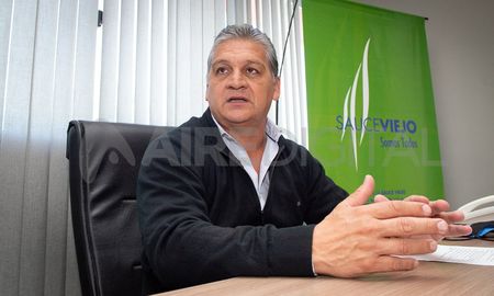Desde el sector de Pedro Uliambre salieron al cruce de las acusaciones y aseguraron que Sauce Viejo “creció, se ordenó, se embelleció y progresó a través de los años en que estuvimos al frente de la Comuna”. Desde el sector de Pedro Uliambre salieron al cruce de las acusaciones y aseguraron que Sauce Viejo “creció, se ordenó, se embelleció y progresó a través de los años en que estuvimos al frente de la Comuna”.