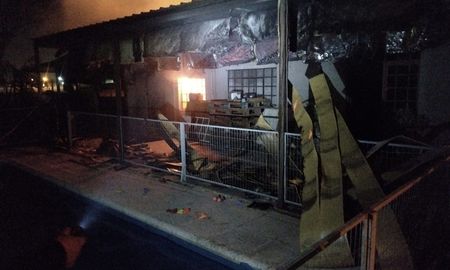 La situación comenzó durante la medianoche en un domicilio de barrio Villa Adelina, en el límite con Sauce Viejo. La situación comenzó durante la medianoche en un domicilio de barrio Villa Adelina, en el límite con Sauce Viejo.