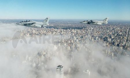 El Ejército aéreo le rindió homenaje a la bandera en su día. El Ejército aéreo le rindió homenaje a la bandera en su día.