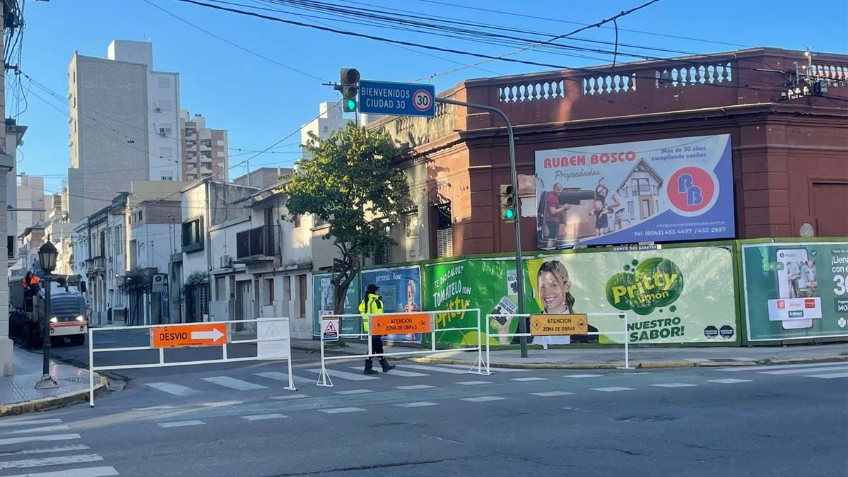 Eva Perón está cortada desde las primeras horas de este martes en el centro de Santa Fe.