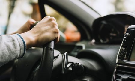 El menor que iba al volante y su acompañante solo sufrieron heridas leves. El menor que iba al volante y su acompañante solo sufrieron heridas leves.
