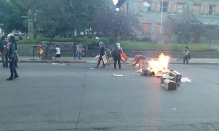 disturbios en bariloche tras la muerte de un manifestante mapuche disturbios en bariloche tras la muerte de un manifestante mapuche