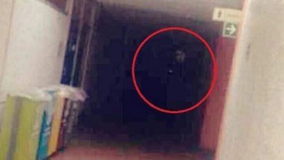 Viral: un fantasma apareció en los pasillos de una facultad mexicana