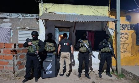 La Policía de Investigaciones realizó siete allanamientos en el barrio Pompeya La Policía de Investigaciones realizó siete allanamientos en el barrio Pompeya