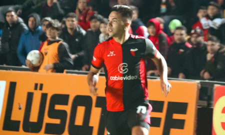 Colón espera: la FOTO que nadie quería ver de Ignacio Lago durante el partido ante Mitre Colón espera: la FOTO que nadie quería ver de Ignacio Lago durante el partido ante Mitre