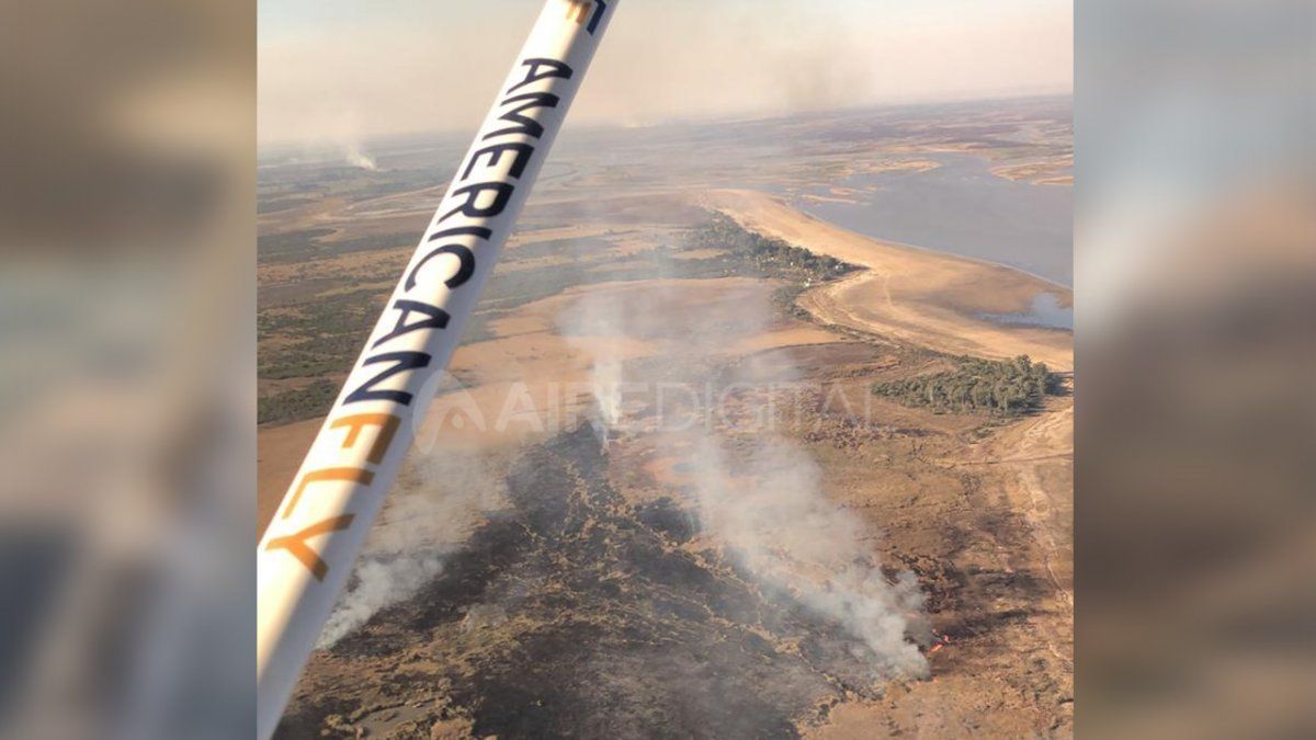 As&iacute; se propagaba el incendio de este lunes en cercan&iacute;as de Monte Vera.&nbsp;
