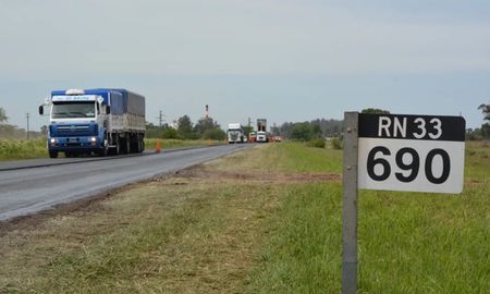 La Justicia federal intimó a Vialidad Nacional a intervenir de forma urgente en rutas del sur de Santa Fe por el riesgo para la seguridad vial. La Justicia federal intimó a Vialidad Nacional a intervenir de forma urgente en rutas del sur de Santa Fe por el riesgo para la seguridad vial.