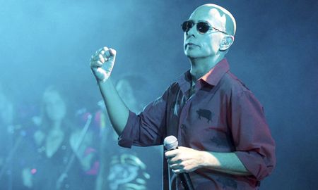 A través de las redes sociales el músico dio a conocer la letra de una nueva canción. A través de las redes sociales el músico dio a conocer la letra de una nueva canción.