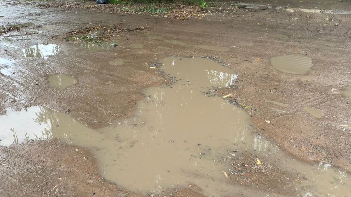 Vecinos de barrio San José reclaman por calles anegadas cada vez que llueve