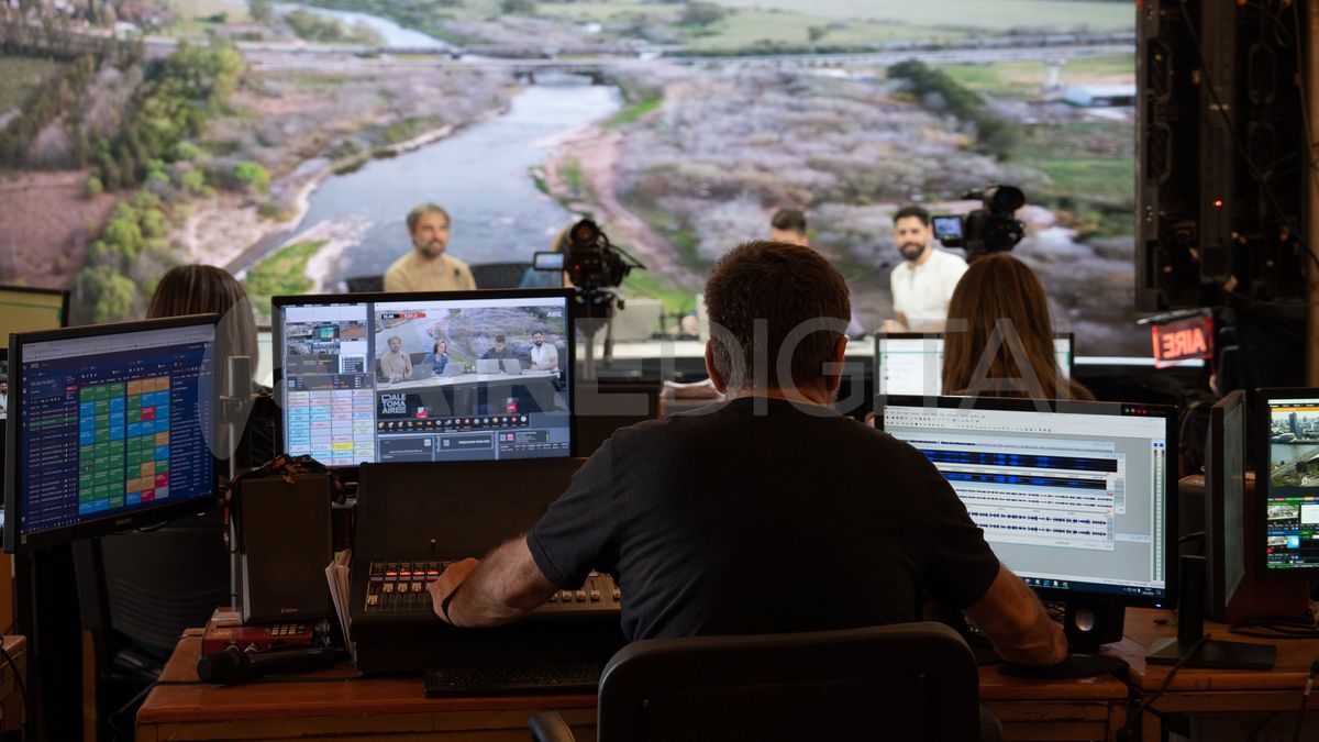 Los programas de AIRE se transmiten desde un estudio audiovisual.
