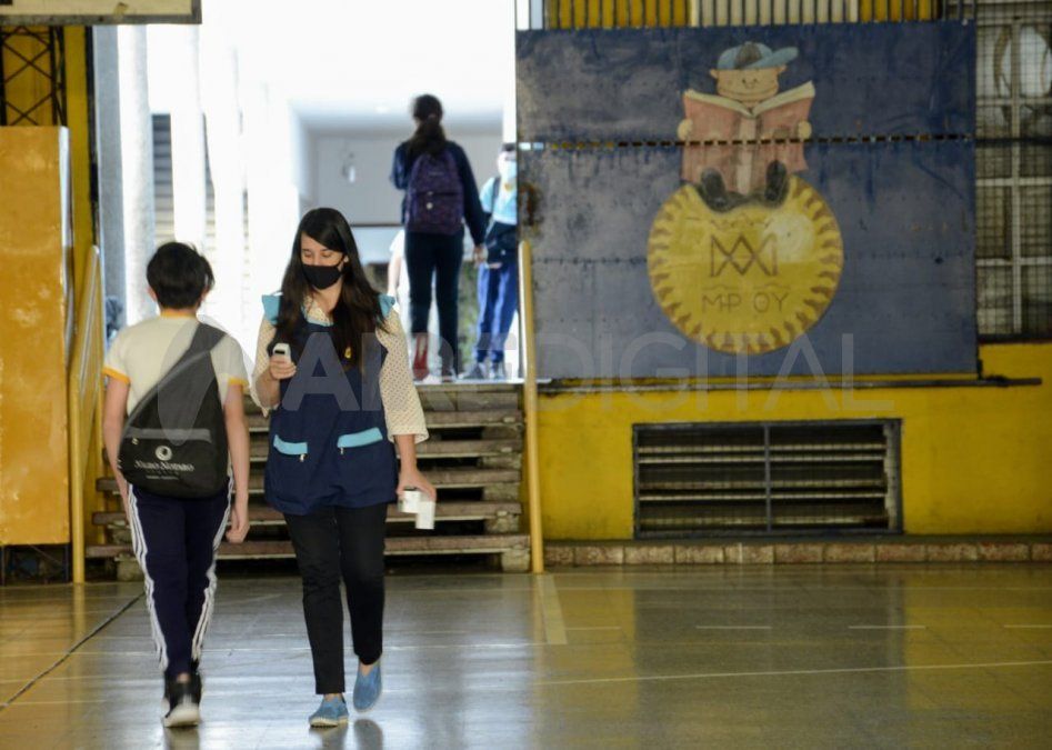 Con protocolos, los estudiantes de los últimos años regresaron a las aulas