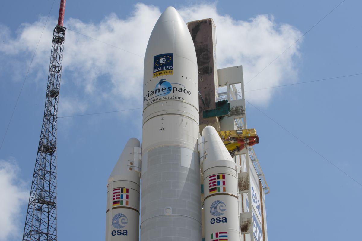 El Ariane 5 es un cohete de un solo uso dise&ntilde;ado para colocar sat&eacute;lites en &oacute;rbita geoestacionaria y para enviar cargas a &oacute;rbitas bajas.
