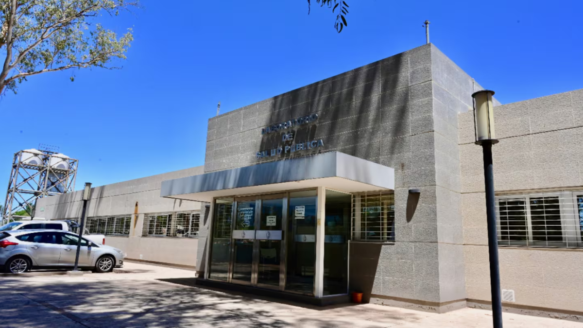 El hombre de 30 años murió en el Hospital Lencinas de Godoy Cruz en Mendoza.