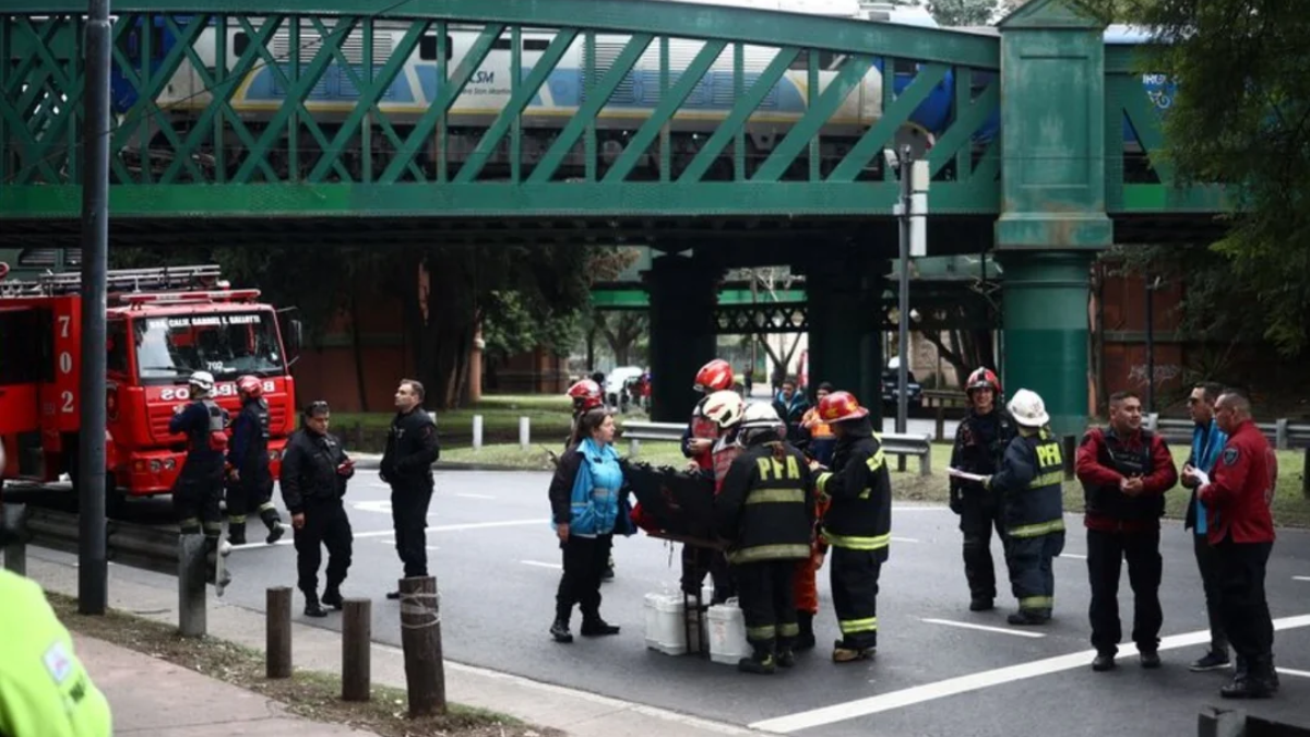 Accidente de trenes en Palermo: comienzan las tareas para remover los vagones afectados