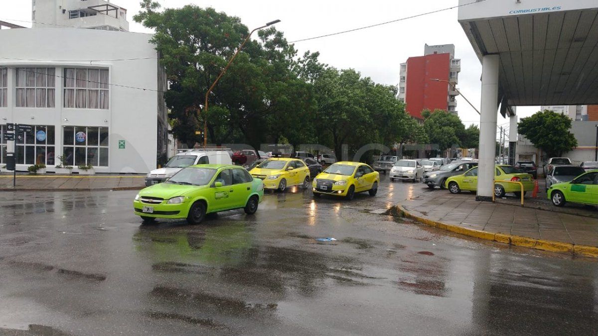 Los trabajadores del volante se concentraron en Bulevar y 25 de Mayo.