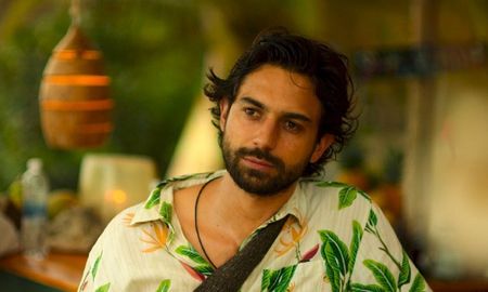 Esteban Orozco llegó a StarzPlay con MalaYerba, la serie que se centra en el cannabis medicinal. Esteban Orozco llegó a StarzPlay con MalaYerba, la serie que se centra en el cannabis medicinal.