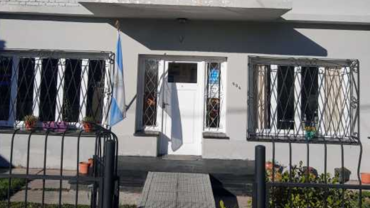 El odontólogo F.R.F.D (50), declarado autor penalmente responsable del delito del delito de abuso sexual simple y en contexto de ley de protección integral de la mujer, recibió una condena de ocho meses de prisión de ejecución condicional. 