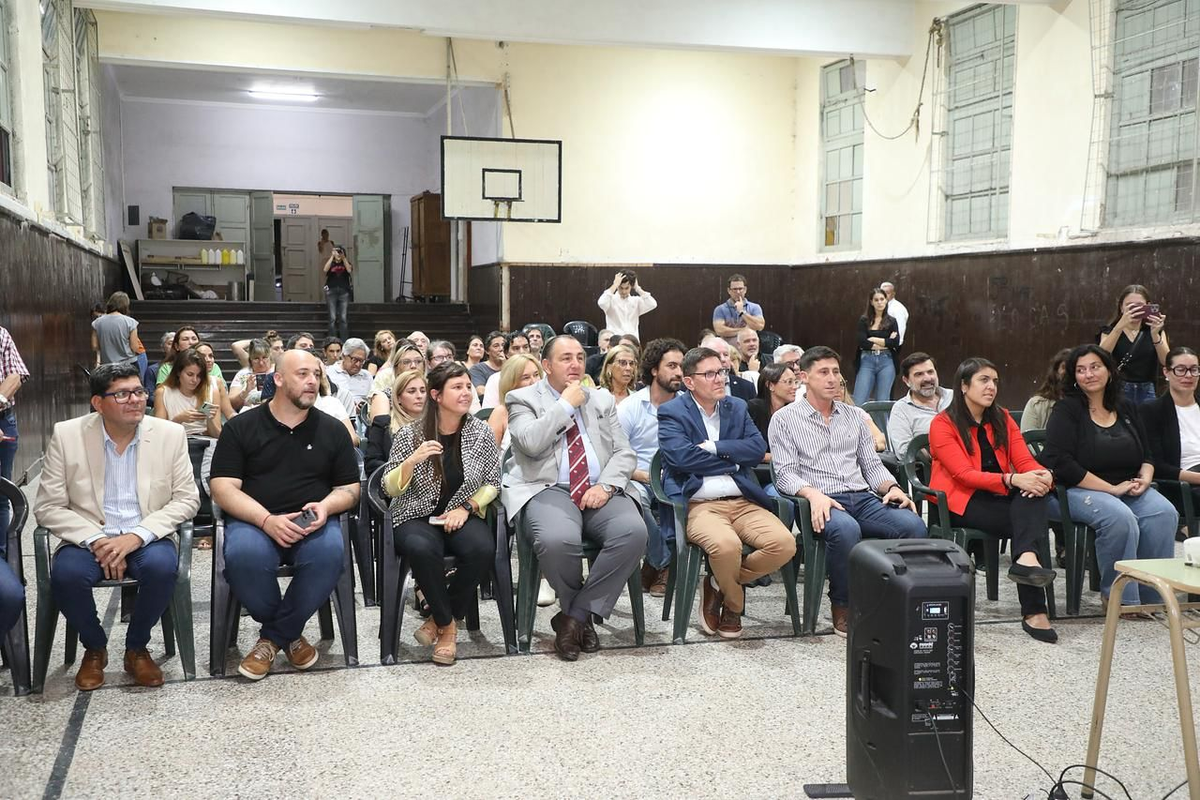 Los trabajos previstos consistirá en la ejecución de diversas tareas de reparación, pintura y puesta en valor en el edificio. Los trabajos previstos consistirá en la ejecución de diversas tareas de reparación, pintura y puesta en valor en el edificio.
