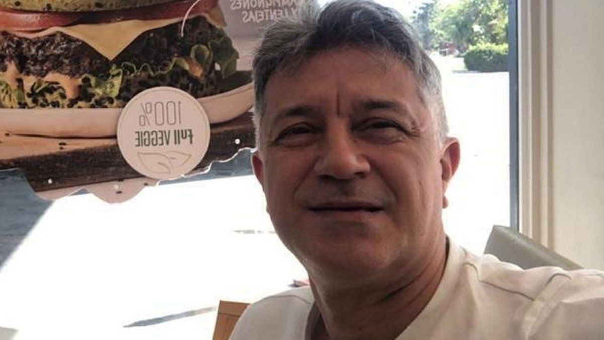 Un martillero que fue a mostrar una casa apareció estrangulado y atado de pies y manos en un baño