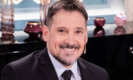 Sergio Verón se emocionó en su primer Día del Padre tras adoptar a dos niñas. Sergio Verón se emocionó en su primer Día del Padre tras adoptar a dos niñas.