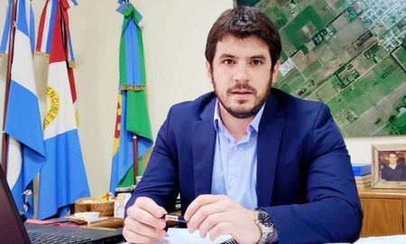 El intendente de Venado Tuerto y vicepresidente de la UCR santafesina, Leonel Chiarella, a sus 36 años busca ser la cara de la UCR. El intendente de Venado Tuerto y vicepresidente de la UCR santafesina, Leonel Chiarella, a sus 36 años busca ser la cara de la UCR.