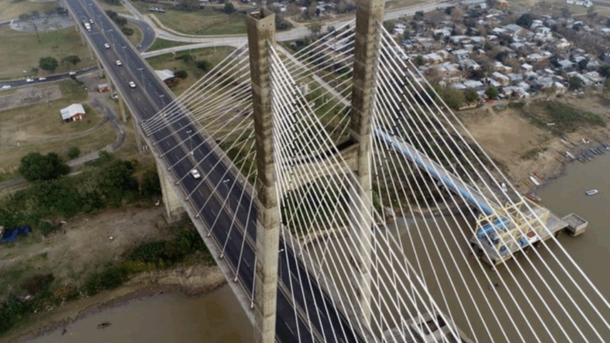El lanzamiento de esta segunda etapa no es un hecho aislado, sino que se encadena con la adjudicación, concretada en el día de ayer, de la Etapa I de la RFC. El lanzamiento de esta segunda etapa no es un hecho aislado, sino que se encadena con la adjudicación, concretada en el día de ayer, de la Etapa I de la RFC. 