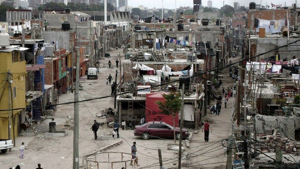 A 24 horas de cumplirse un mes de la toma de tierras, el Gobierno porteño, a través de un comunicado de prensa, respaldó el proceso judicial en marcha para que "se ejecute el desalojo" del campamento familiar.