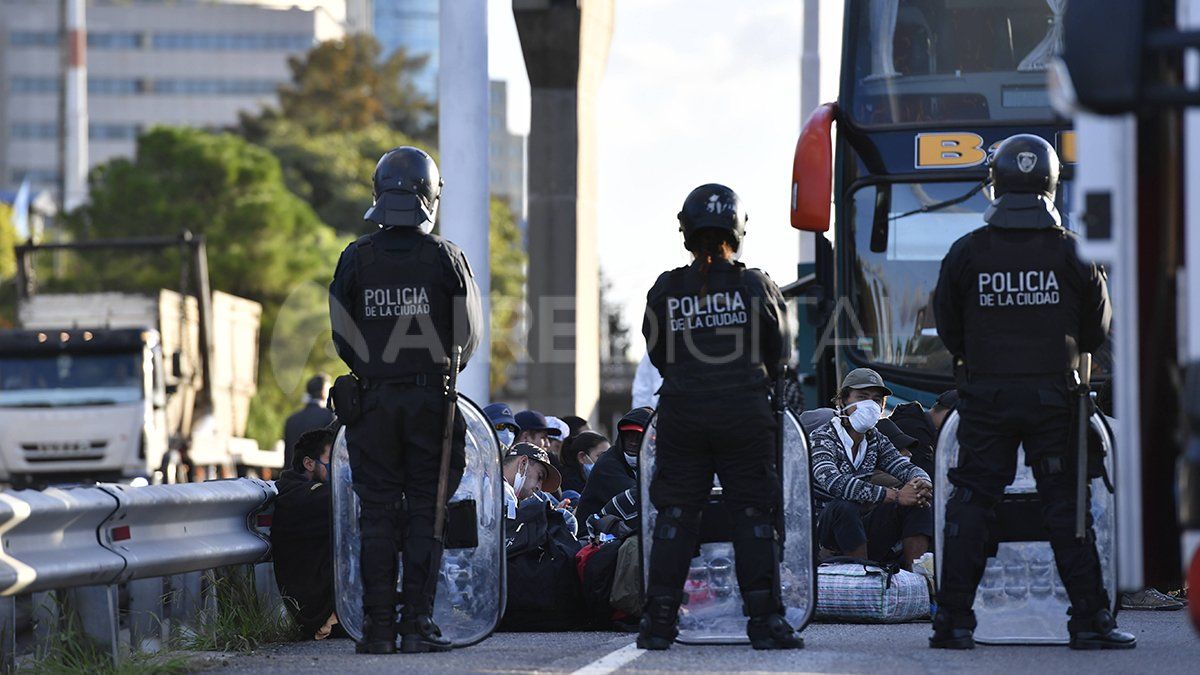 Un fuerte operativo de control orden&oacute; detener al micro.&nbsp;