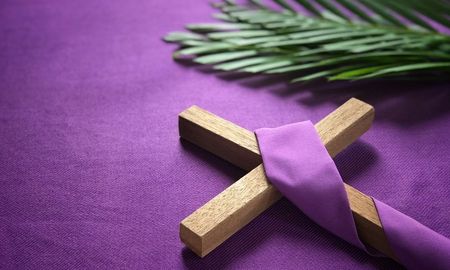 La Semana Santa se ha convertido en una tradición hasta para las personas que no son creyentes, pues al contar con días festivos se pueden realizar todo tipo de actividades, las cuales ya son toda una costumbre en este momento del año; te contamos qué es lo que no puede faltar en Semana Santa, sin importar las creencias. La Semana Santa se ha convertido en una tradición hasta para las personas que no son creyentes, pues al contar con días festivos se pueden realizar todo tipo de actividades, las cuales ya son toda una costumbre en este momento del año; te contamos qué es lo que no puede faltar en Semana Santa, sin importar las creencias.