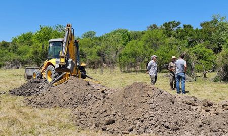 El Equipo Argentino de Antropología Forense (EAAF) retomará este lunes las excavaciones en el Campo Militar San Pedro. El Equipo Argentino de Antropología Forense (EAAF) retomará este lunes las excavaciones en el Campo Militar San Pedro.