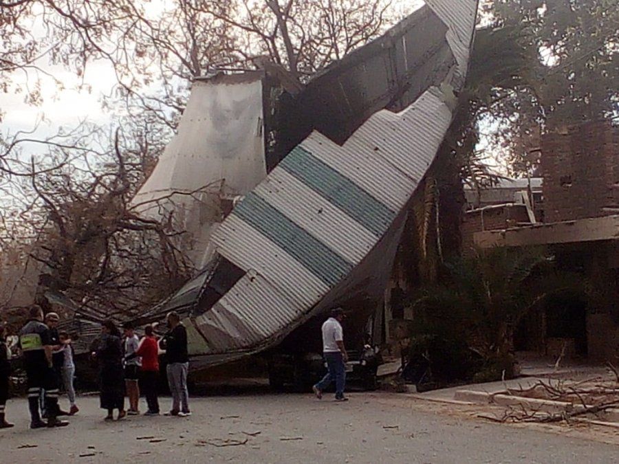 Mendoza: una víctima fatal, incendios, destrozos y árboles caídos por el zonda