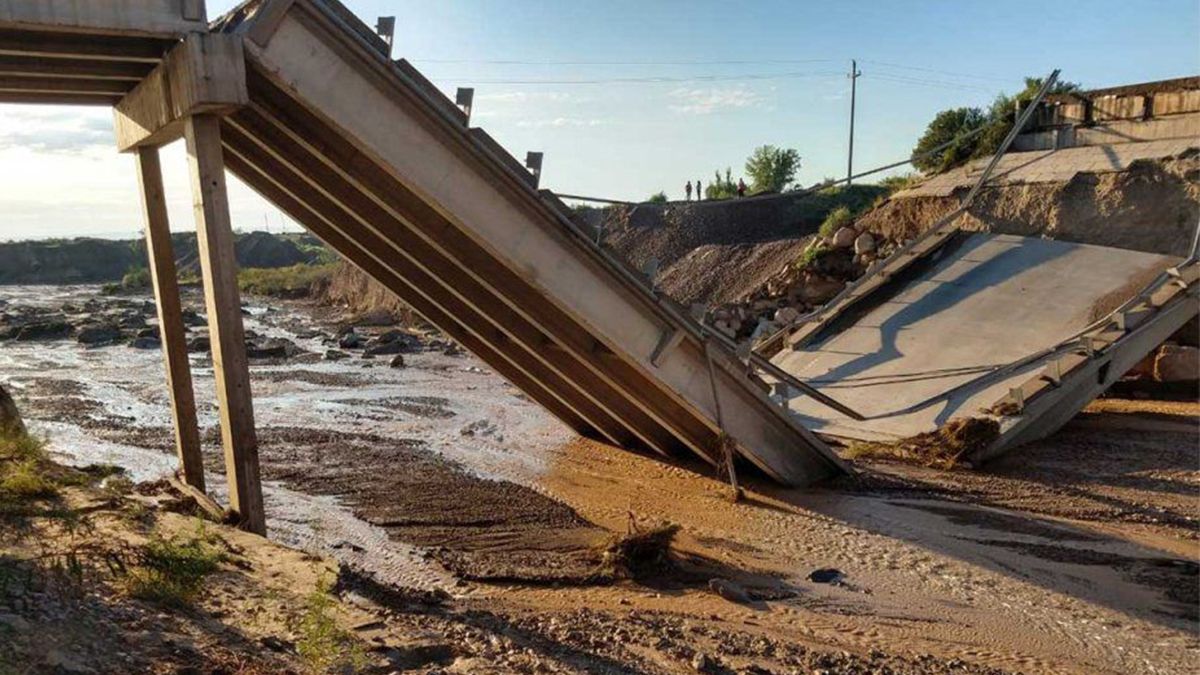 Debido a la caída del puente