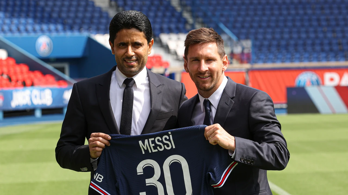 Al Khelaifi y Messi el día que llegó el argentino al PSG.