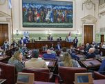 Senadores, senadoras, diputados y diputadas llevaron adelante una sesión conjunta en la que se trató la situación de la fiscal del Ministerio Público de la Acusación (MPA), María Verónica Ballari. Senadores, senadoras, diputados y diputadas llevaron adelante una sesión conjunta en la que se trató la situación de la fiscal del Ministerio Público de la Acusación (MPA), María Verónica Ballari.