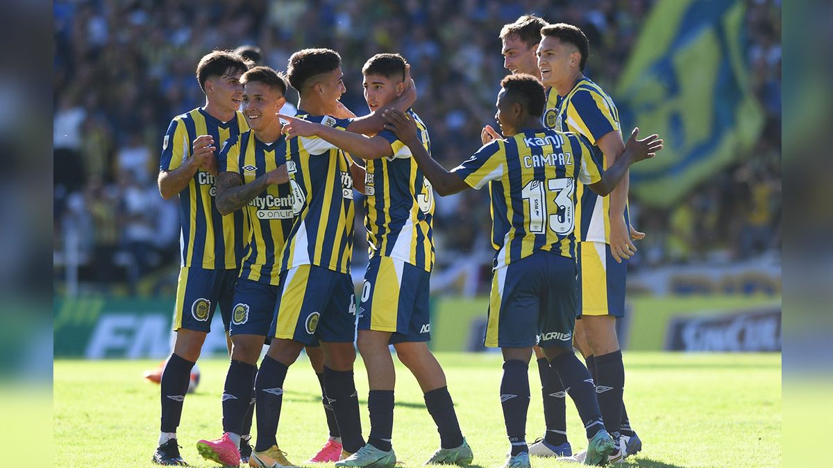 Rosario Central goleó a Platense 4 a 0 en el Gigante de Arroyito.