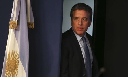 El ex funcionario aseguró no estar arrepentido de la decisión de ir al FMI a pedir asistencia financiera y recordó que Argentina tiene muchos problemas, como pobreza, inflación y cepos. El ex funcionario aseguró no estar arrepentido de la decisión de ir al FMI a pedir asistencia financiera y recordó que Argentina tiene muchos problemas, como pobreza, inflación y cepos.