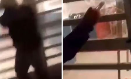 Los adolescentes fueron filmados mientras destruían partes del colegio. Los adolescentes fueron filmados mientras destruían partes del colegio.