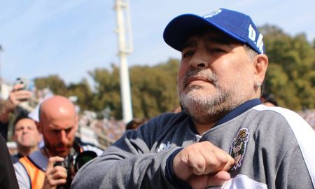 maradona confirmo en sus redes sociales que seguira en gimnasia maradona confirmo en sus redes sociales que seguira en gimnasia