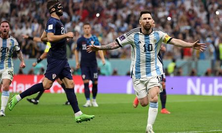 El capitán argentino, Lionel Messi superó a Gabriel Batistuta y es el máximo goleador argentino en mundiales. El capitán argentino, Lionel Messi superó a Gabriel Batistuta y es el máximo goleador argentino en mundiales.