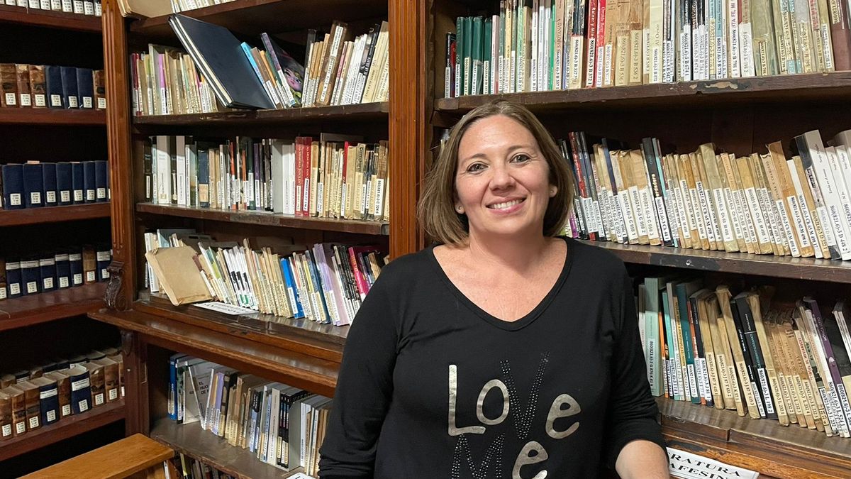 Anabel Tomatis, vicedirectora de la biblioteca Domingo Faustino Sarmiento. Anabel Tomatis, vicedirectora de la biblioteca Domingo Faustino Sarmiento.