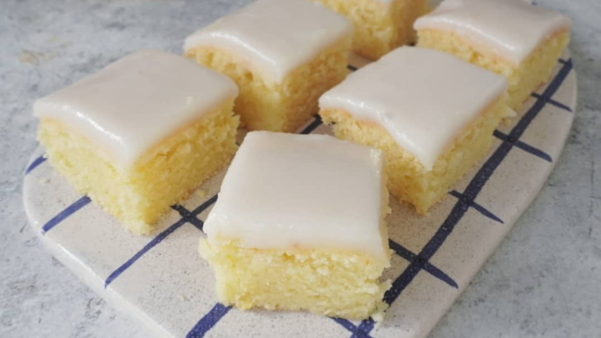 La receta imperdible de cuadraditos de limón sin harina. 