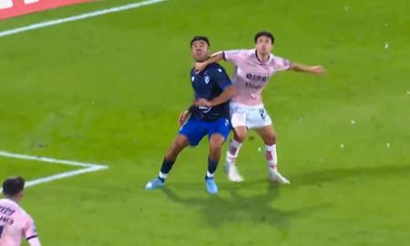 La polémica jugada en Vélez - Unión que terminó en penal para los de Liniers. La polémica jugada en Vélez - Unión que terminó en penal para los de Liniers.