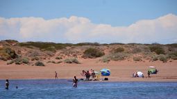 altText(Descubrí Pueblo Blanco, una joya oculta en Neuquén con playas paradisíacas)}