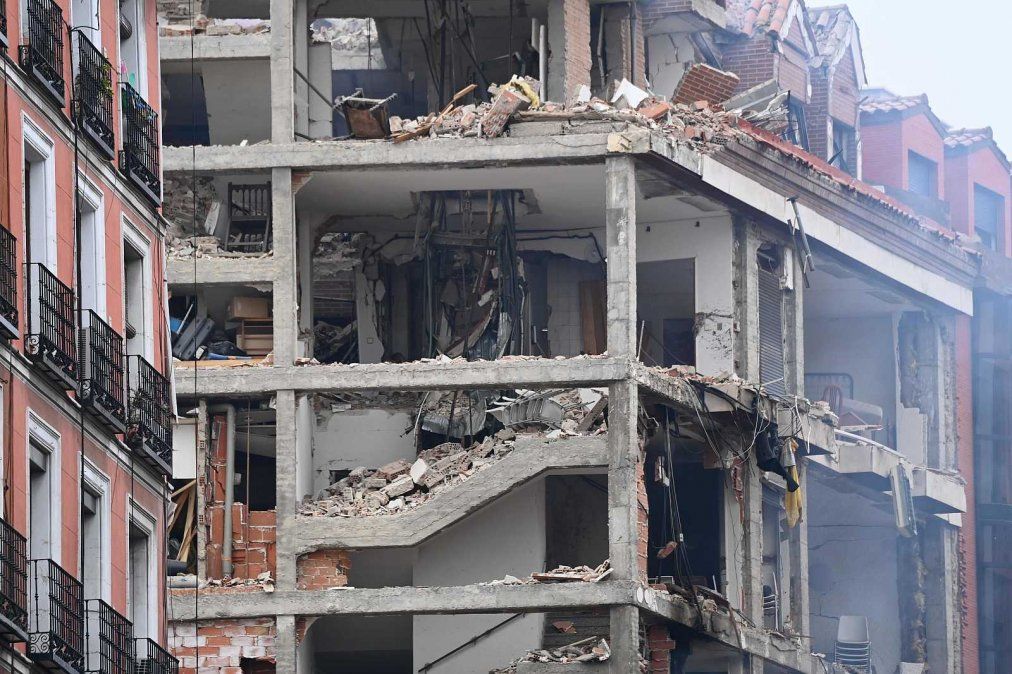 La explosión en pleno centro de Madrid voló al menos cuatro pisos del edificio. Hasta el momento dos muertos.
