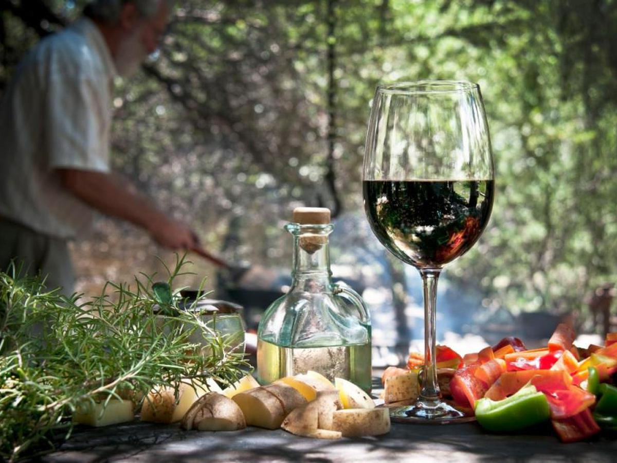 La increíble ruta del vino a solo unas horas de Santa Fe. La increíble ruta del vino a solo unas horas de Santa Fe.