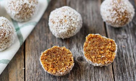Cómo hacer estas ricas trufas de dátiles y cacao Cómo hacer estas ricas trufas de dátiles y cacao