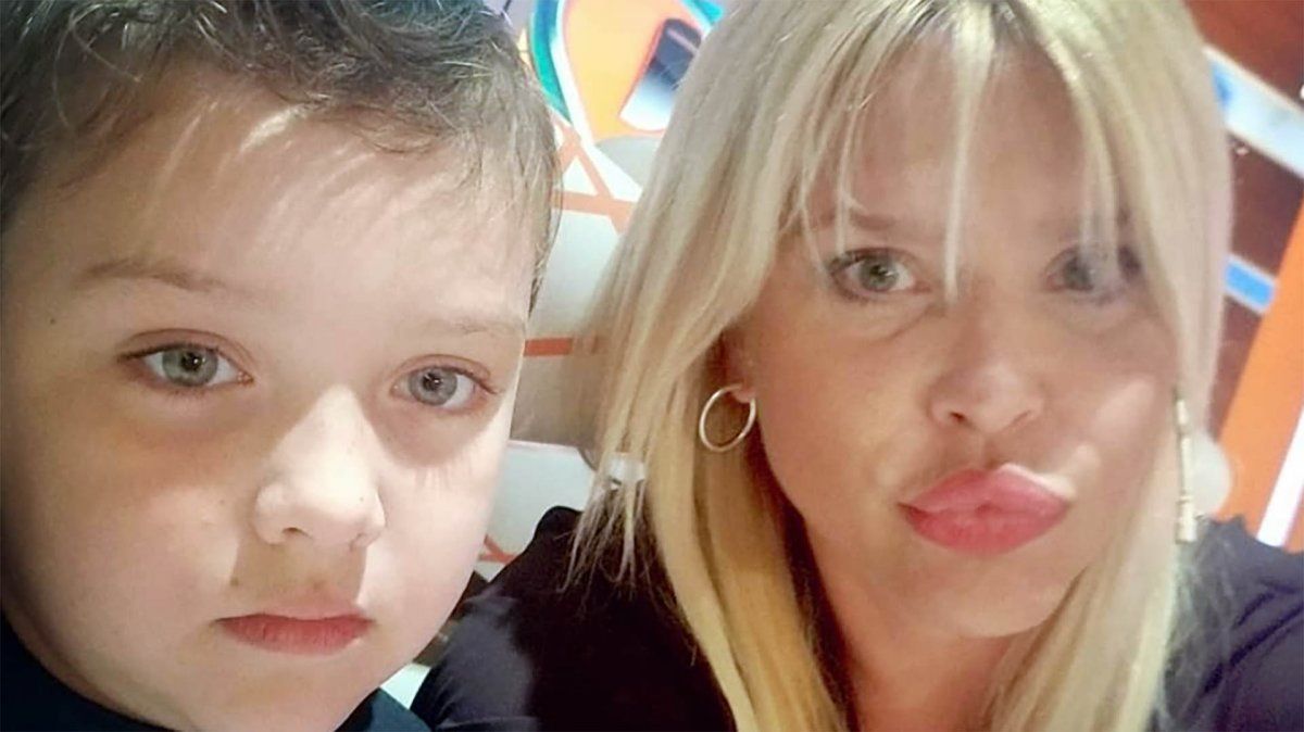 La contundente respuesta del hijo de Nazarena Vélez al ser criticado por su mamá.&nbsp;